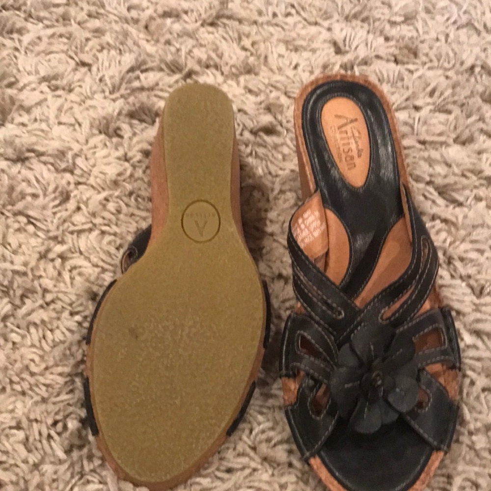 Sandals - Picture 2 of 3
