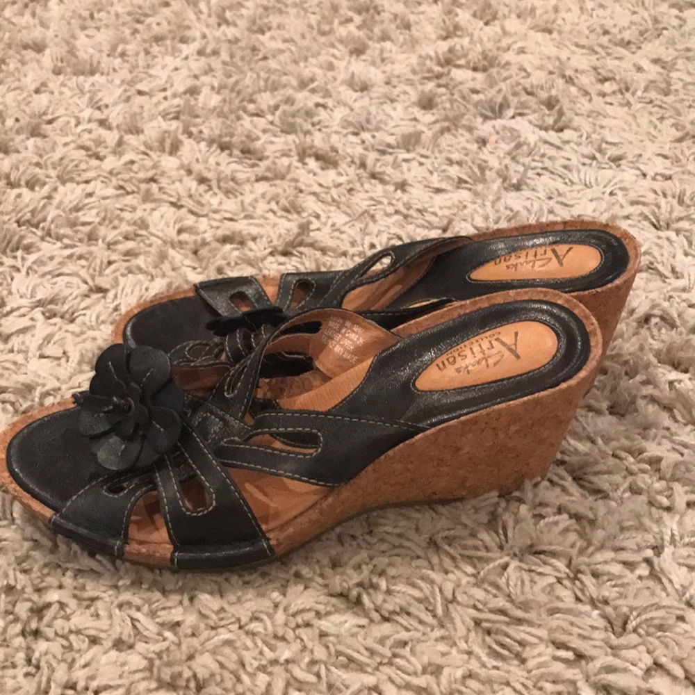 Sandals - Picture 3 of 3