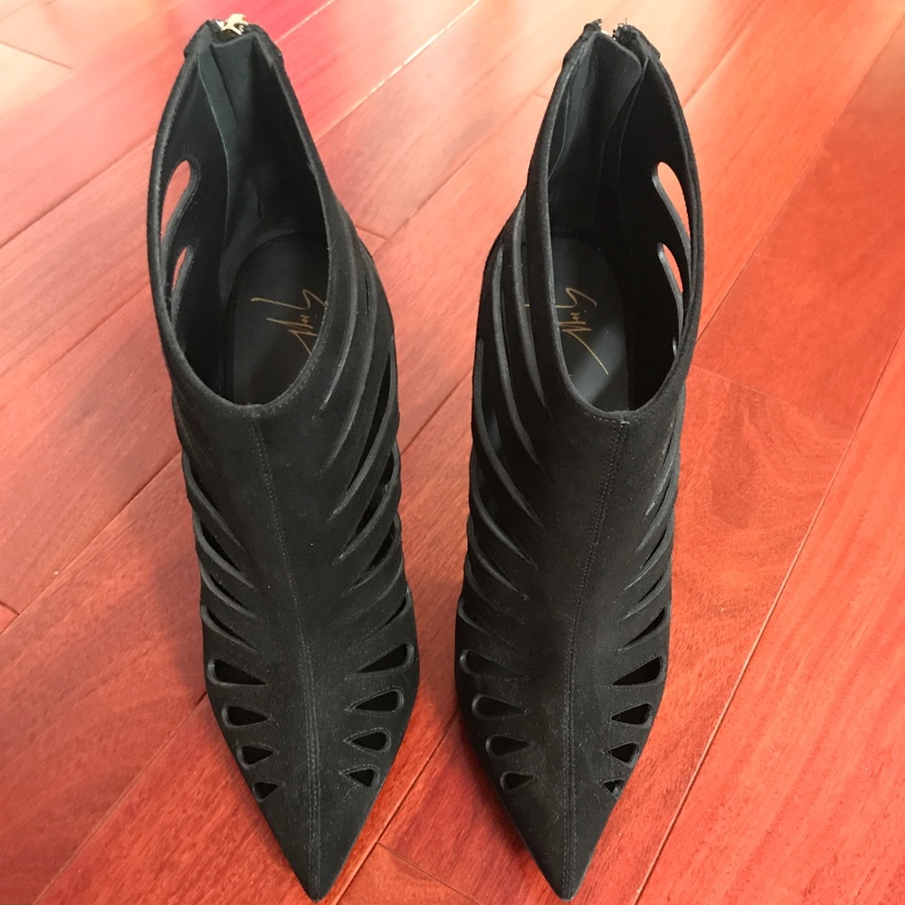 Giuseppe zanotti cut out bootie
