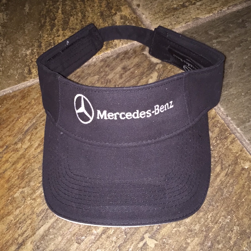 Mercedes benz hat