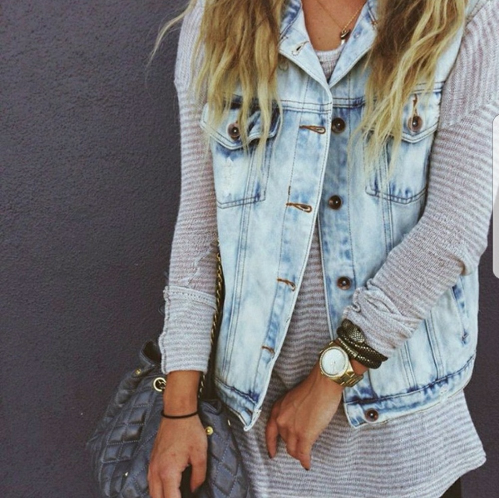 🍁Distressed Denim Vest by Mudd