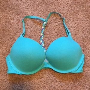 VS front-close bra