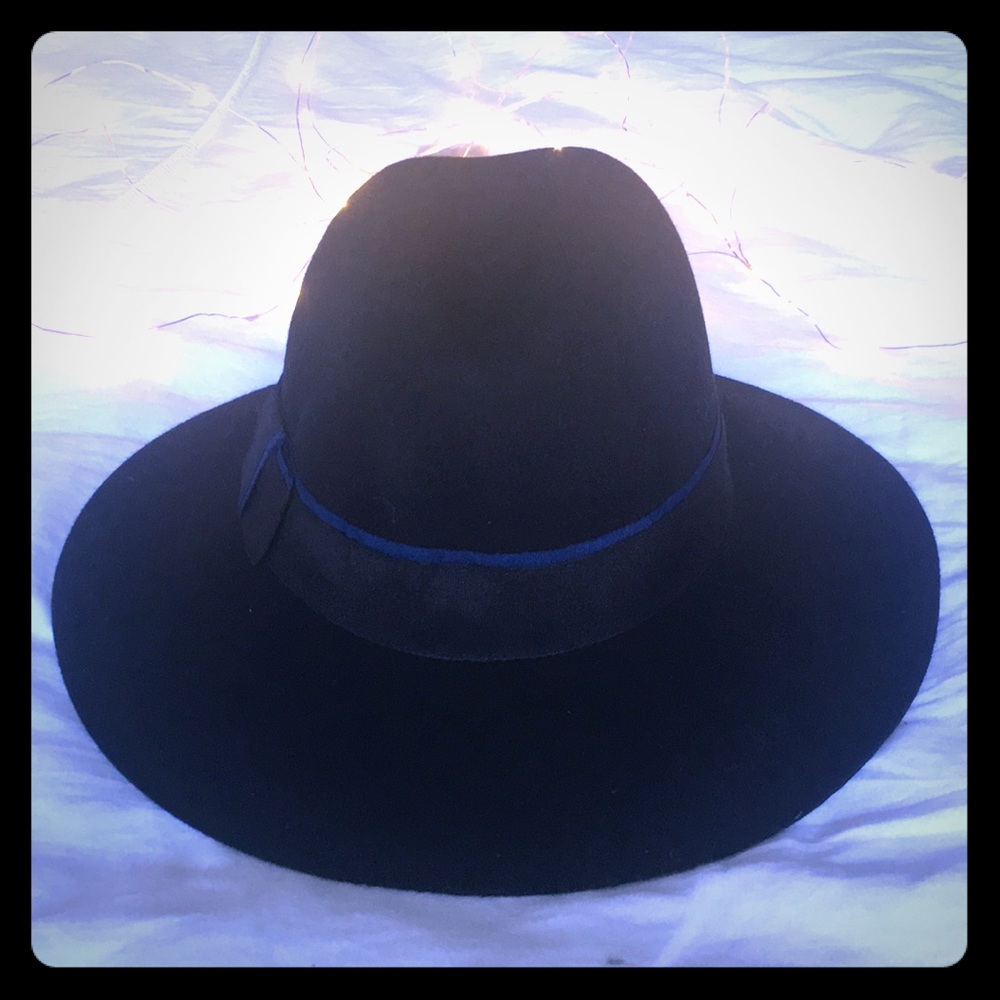 🚺 Black Banded Wool Fedora Hat