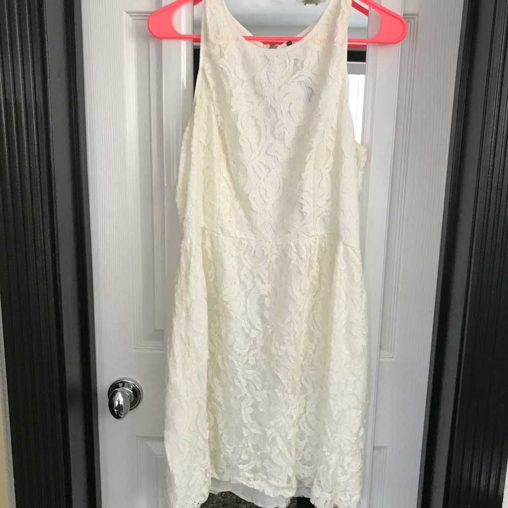 Cream colored Kensie Dress