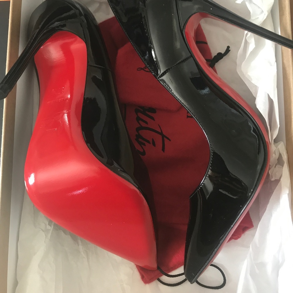 Christian Louboutin So Kate black patent