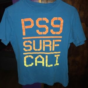 T shirt with aeropostle on it