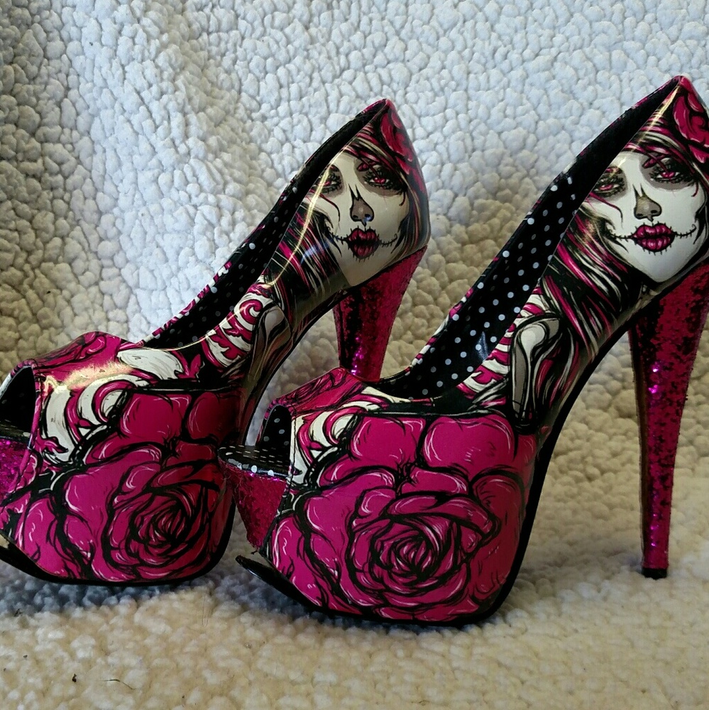 Pink skull and flowers heels