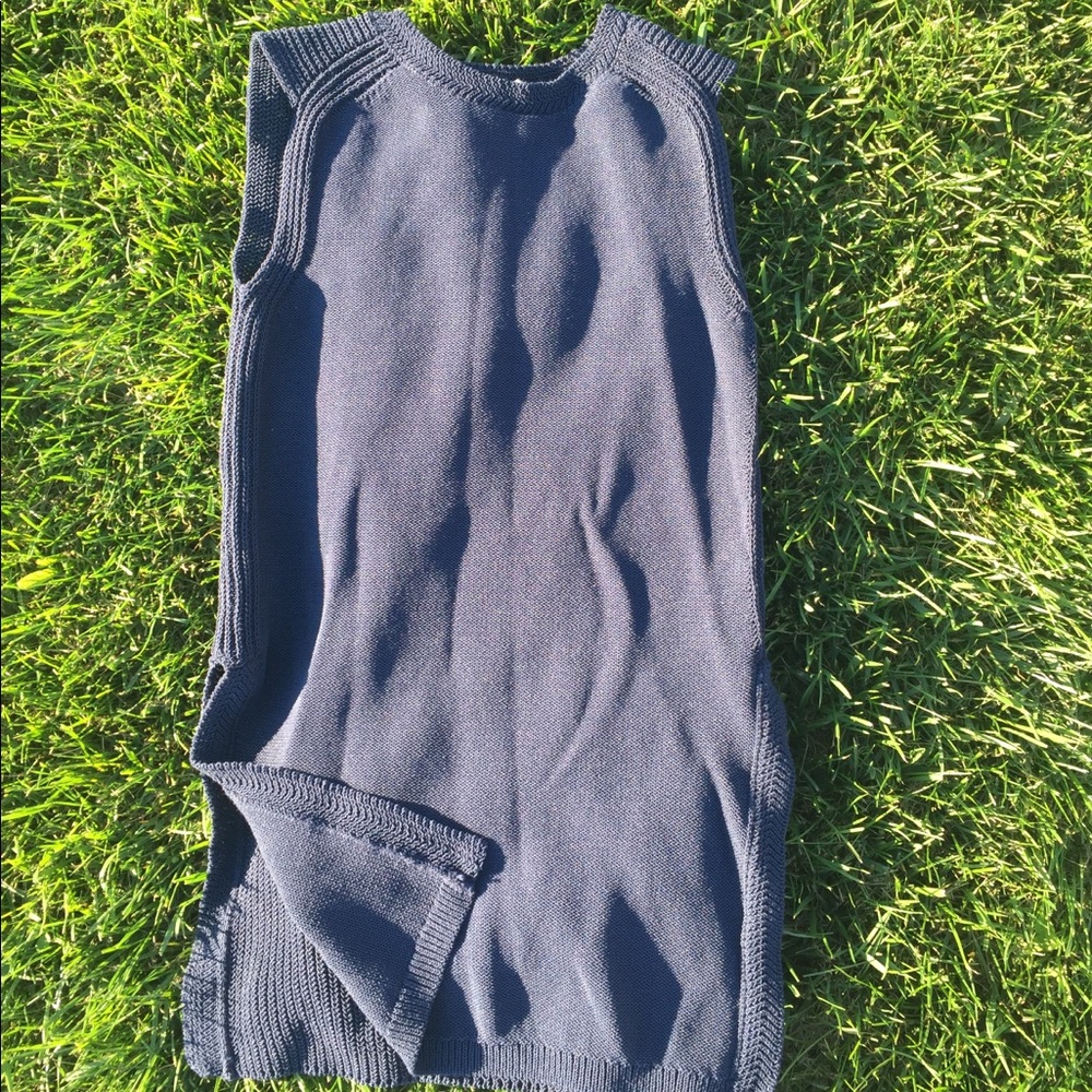 Athleta sleeveless sweater
