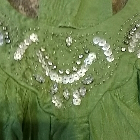 Green flowy top - Picture 2 of 3