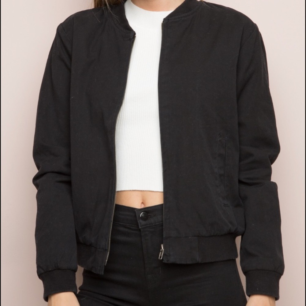 BRANDY MELVILLE BLACK BOMBER JACKET 🖤🍂