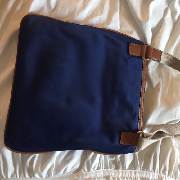 Michael Kors Crossbody - Picture 4 of 5