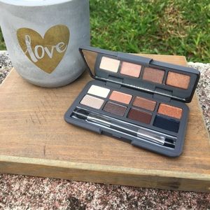 NEW Stowaway Dawn to Dusk Eyeshadow Pallet