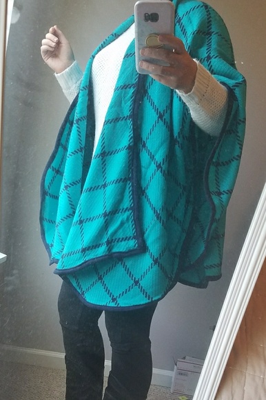 💕Cozy turquoise shawl 💕 - Picture 5 of 7