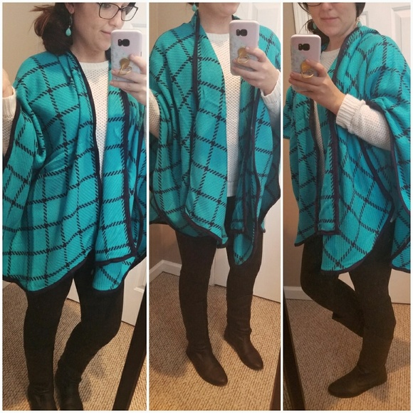 💕Cozy turquoise shawl 💕 - Picture 2 of 7