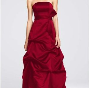 Red bridesmaid ballgown with sash