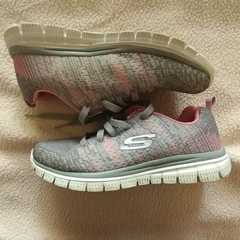 Skecherz Lite Weight Memory Foam athletic shoes