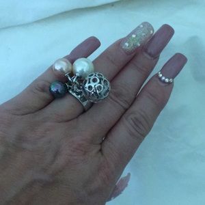 Silver and fresh water pearl ring.