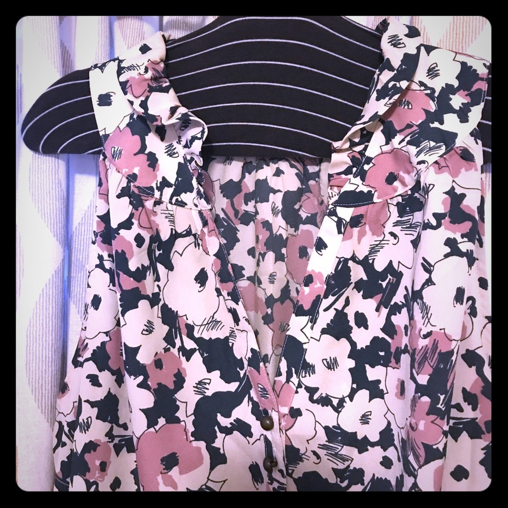 GAP Floral Top in Muted Lavender and Navy