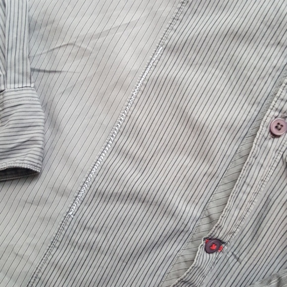 Guess Men's Striped Button Down Shirt - Picture 4 of 8