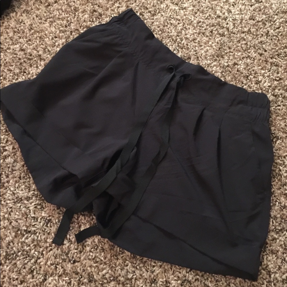 Lulu Shorts size 4