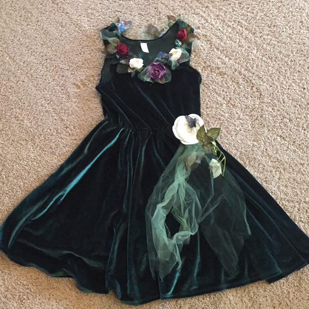 Stretch velvet dress for girls