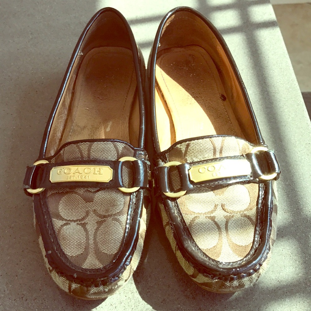 Coach brown flats mochasins size 6.5