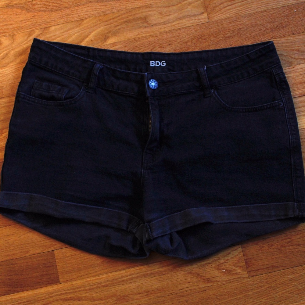 BDG Mid Rise Cuffed Black Shorts