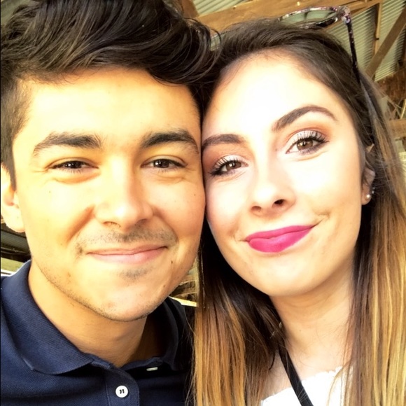 Meet your Posher, Lindsey - Picture 1 of 1