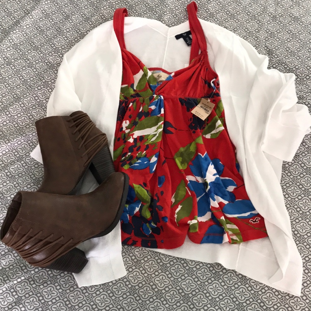 ⭐️ NWT Hollister tank top