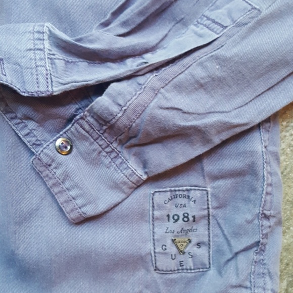 Guess Men's Button Down Shirt with Graphic - Picture 4 of 8