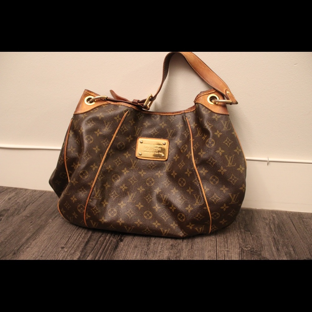 Louis Vuitton Hobo Purse