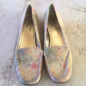 Anne Klein iflex loafers nwot never been worn sz 8