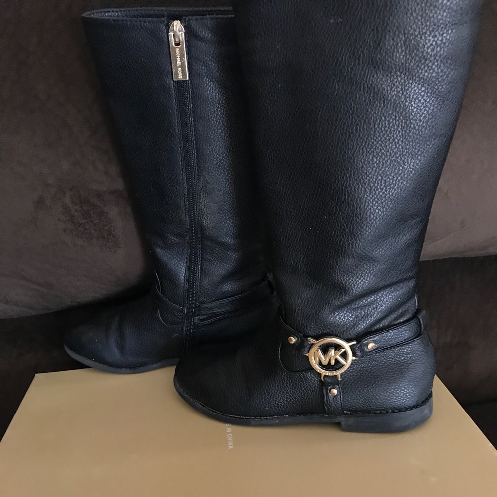Girls mk boots size 3
