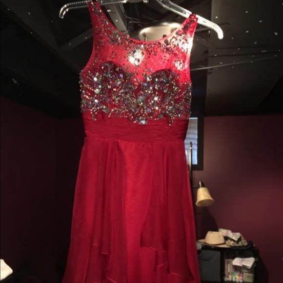Red homecoming dress. Size XS - Picture 3 of 3