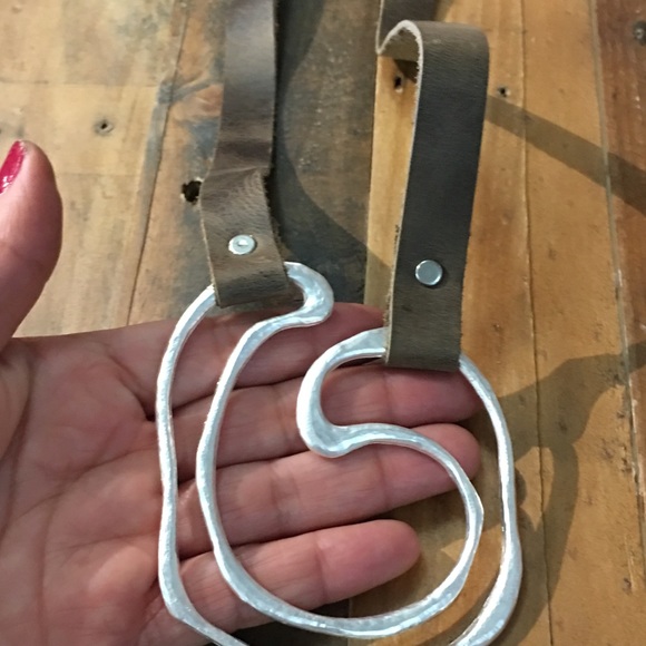 Long leather & silver statement bohemian necklace - Picture 6 of 7