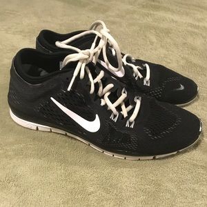 Nike tennis shoes