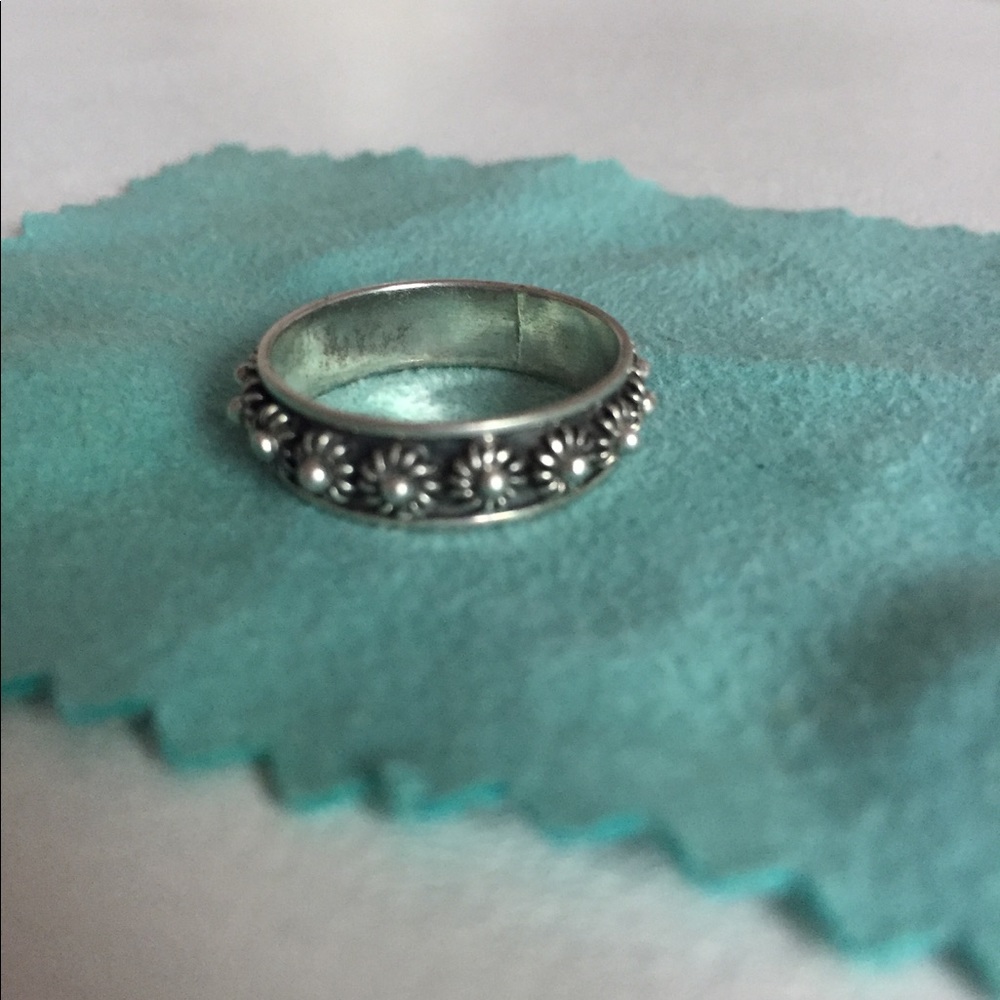 Size 8 detailed band