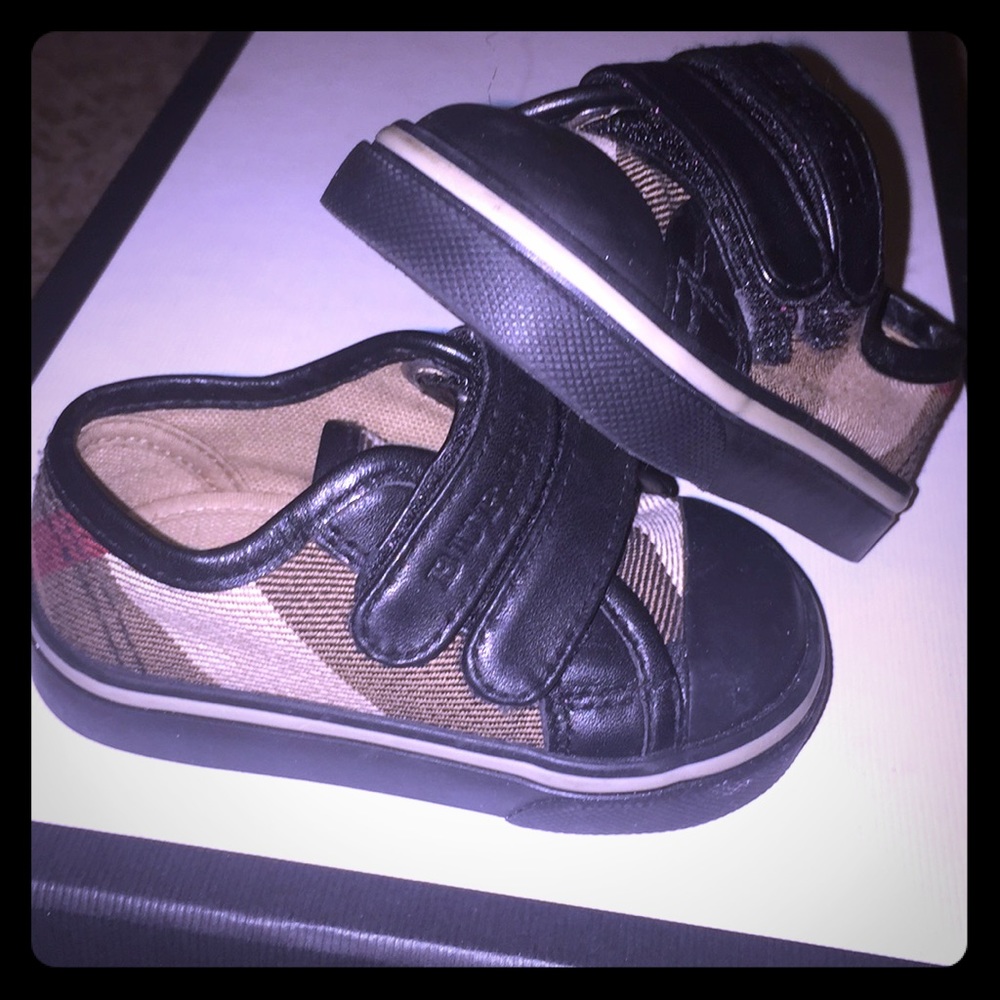 Size 17 Burberry kids shoes only worn once
