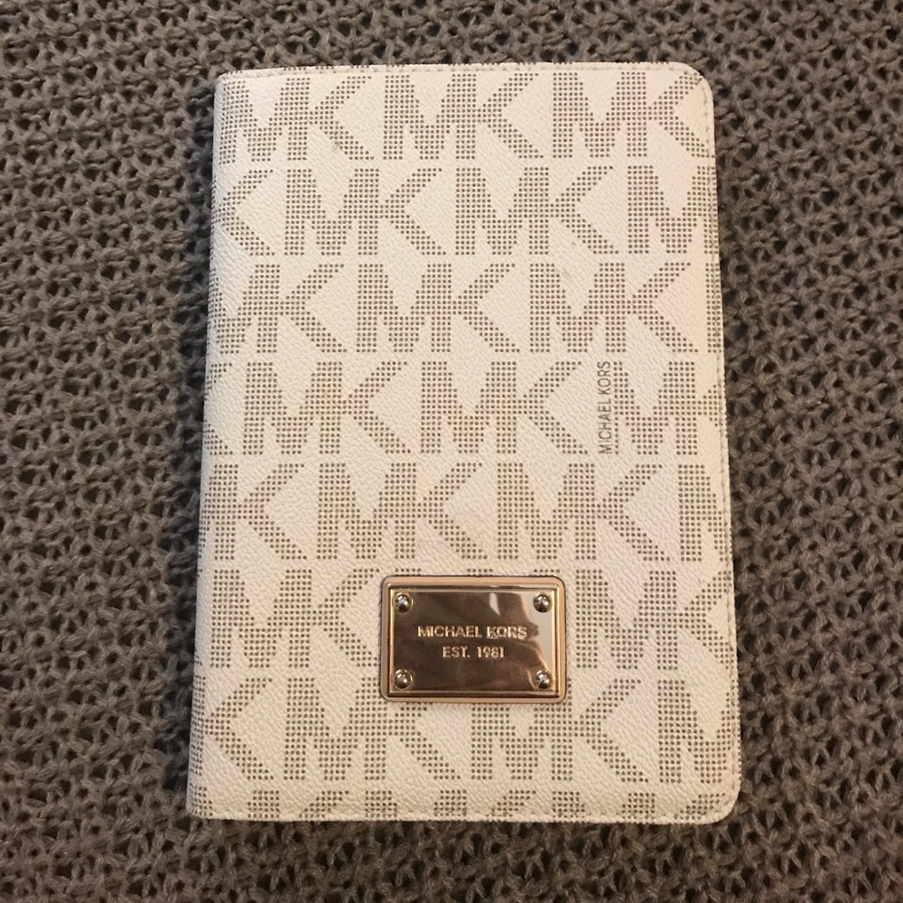Never used Michael Kors IPad Mini case!✨