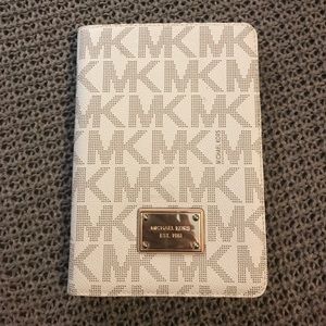 Never used Michael Kors IPad Mini case!✨
