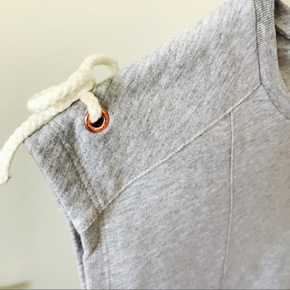 Top - Picture 2 of 4