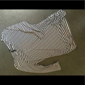 Black and white stripped tee