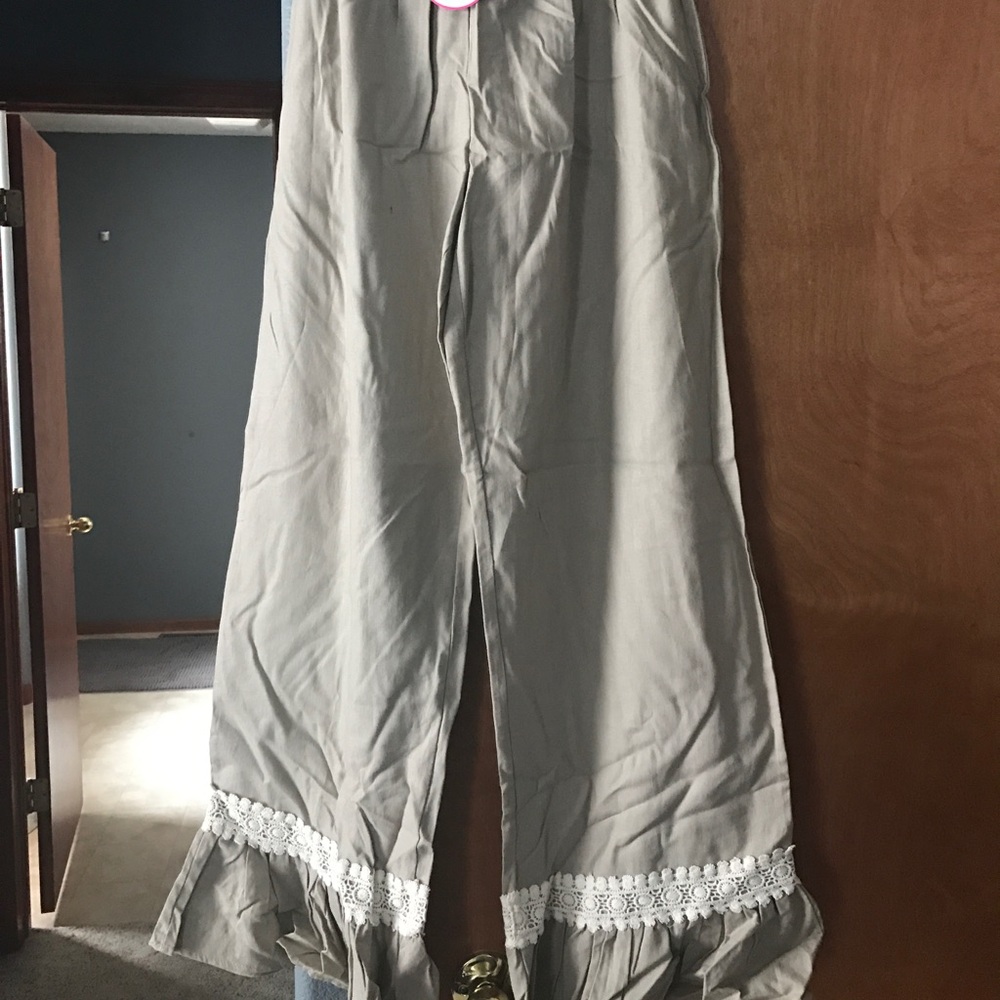 Flare ruffle pants