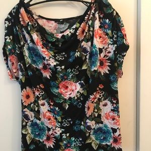 Very Cute Floral H&M Flowy Shirt Short Sleeve