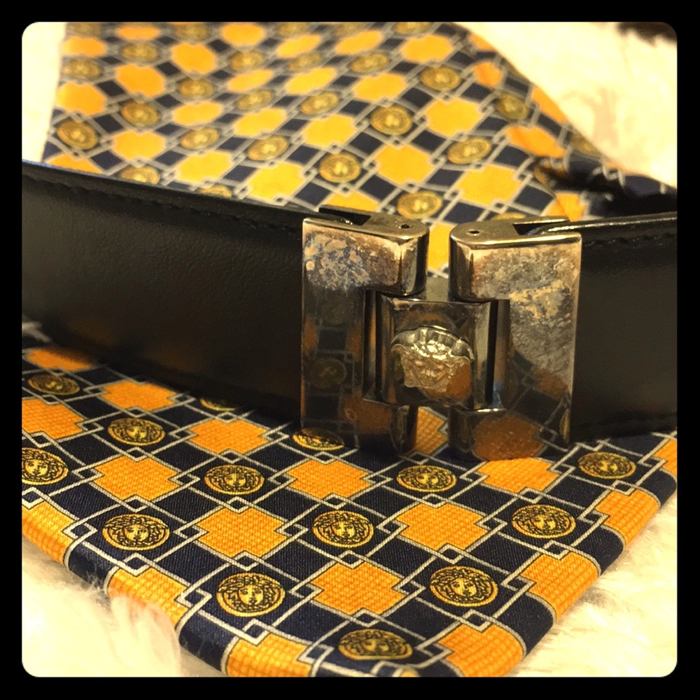 💕SOLD💕Versace Tie and Black Leather Belt - Picture 2 of 8