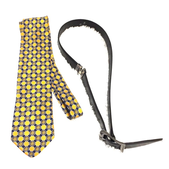 💕SOLD💕Versace Tie and Black Leather Belt - Picture 3 of 8