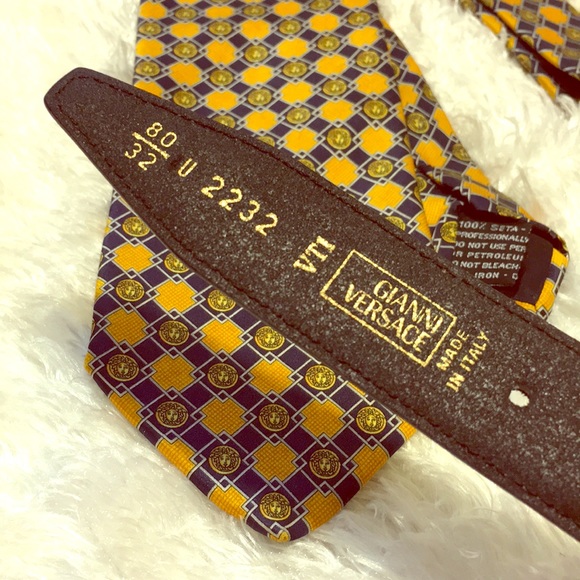 💕SOLD💕Versace Tie and Black Leather Belt - Picture 4 of 8