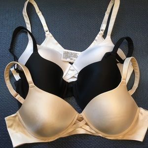 "We Have Your Back" wireless bra bundle