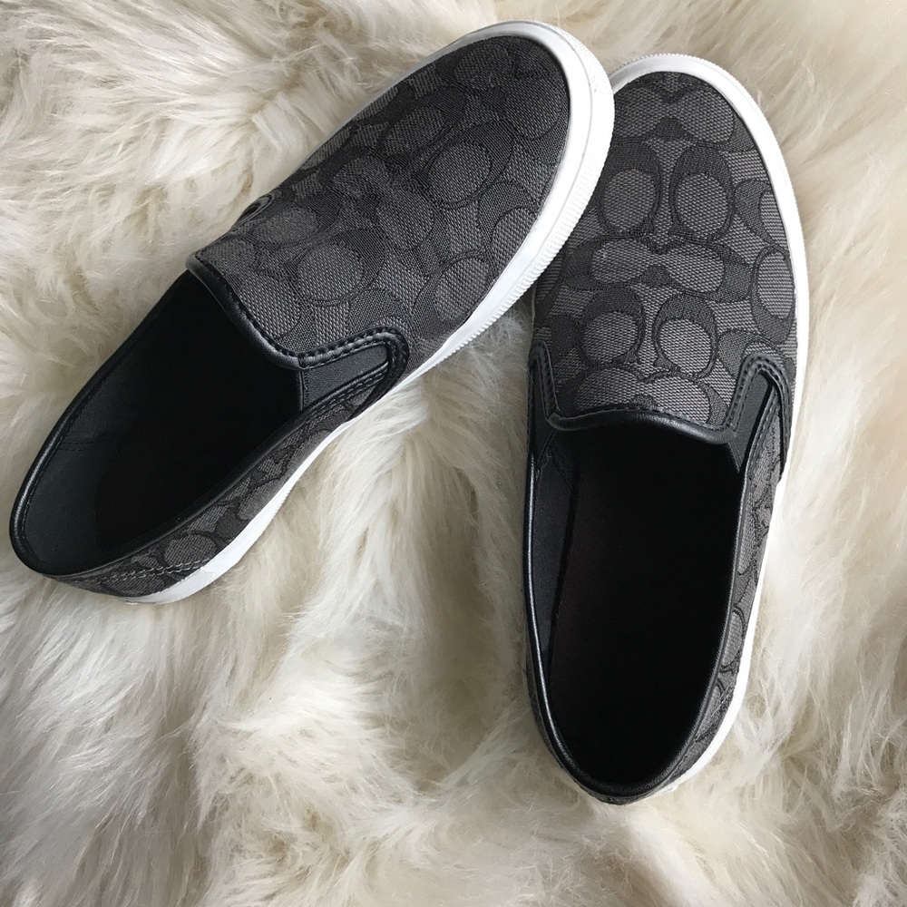 ❌SOLD❌Coach size 6 shoes