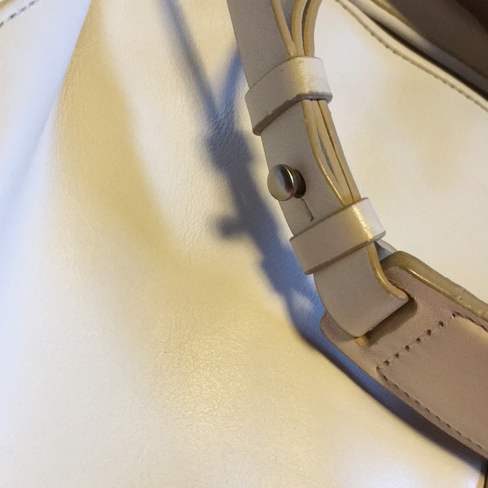 Ann Taylor creme outside pockets overlay strap - Picture 8 of 8